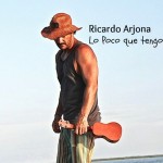 Ricardo Arjona estrena el videoclip oficial de Lo Poco que Tengo